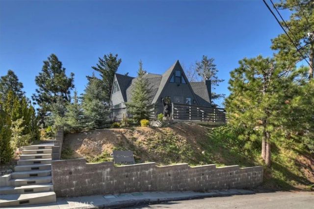 28131 Zermatt, Lake Arrowhead, CA 92352