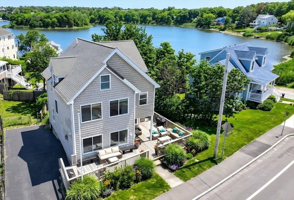 181 Atlantic Ave, Hull, MA 02045