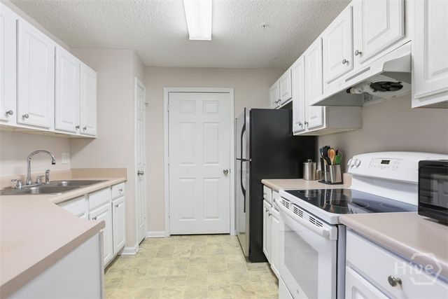 1304 Walden Park Drive, Savannah, GA 31410