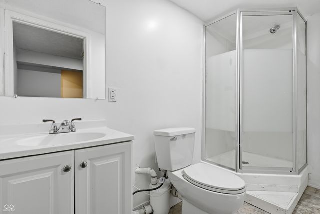 6611 Fountain Cove Court, Indianapolis, IN 46236