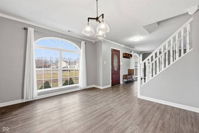 6611 Fountain Cove Court, Indianapolis, IN 46236