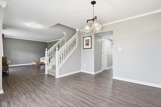 6611 Fountain Cove Court, Indianapolis, IN 46236