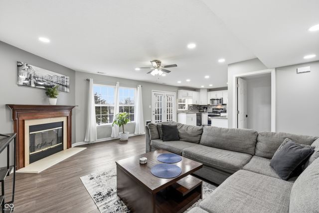 6611 Fountain Cove Court, Indianapolis, IN 46236