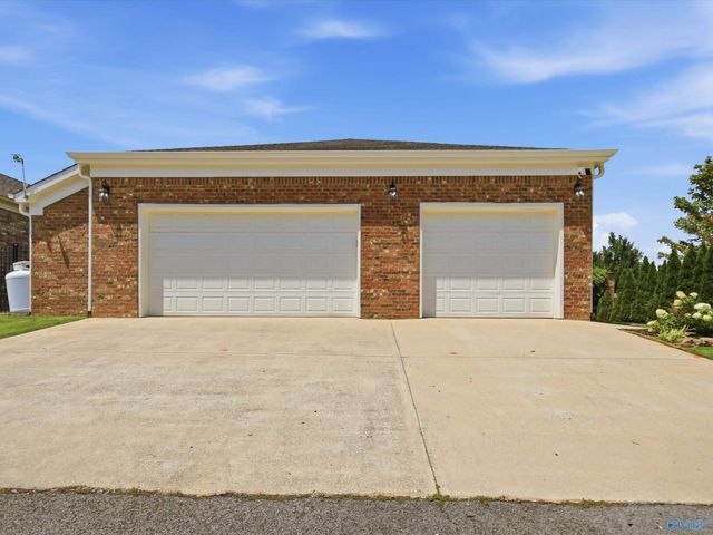 28680 Olde Stone Road NW, Madison, AL 35756