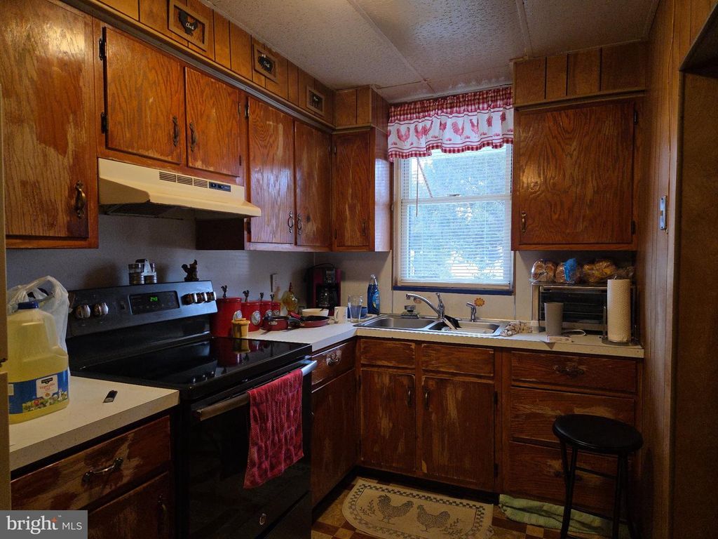 Image 4 of property listing at 202 E CHAPLINE ST, Sharpsburg, MD 21782