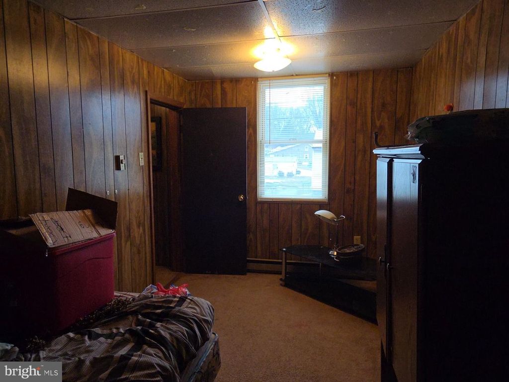 Image 8 of property listing at 202 E CHAPLINE ST, Sharpsburg, MD 21782