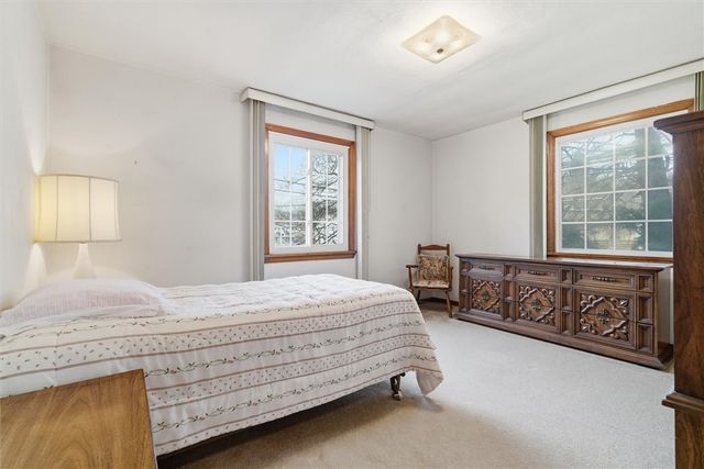 2001 Cypress Dr, White Oak, PA 15131