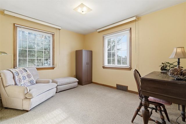 2001 Cypress Dr, White Oak, PA 15131