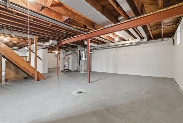 2001 Cypress Dr, White Oak, PA 15131