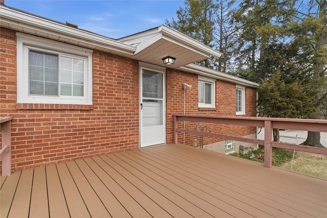 2001 Cypress Dr, White Oak, PA 15131