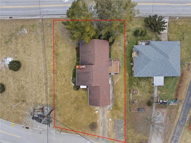 2001 Cypress Dr, White Oak, PA 15131