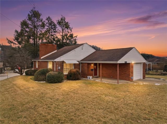 2001 Cypress Dr, White Oak, PA 15131