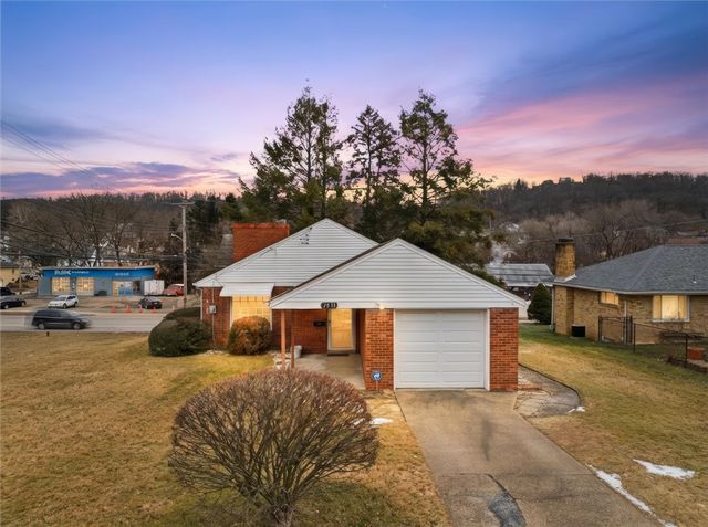 2001 Cypress Dr, White Oak, PA 15131