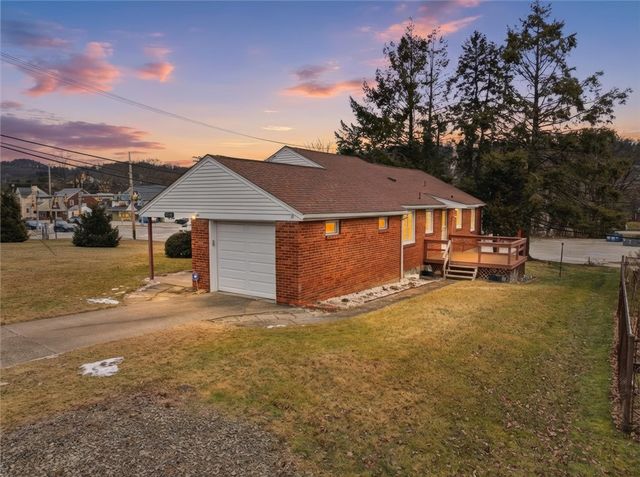 2001 Cypress Dr, White Oak, PA 15131