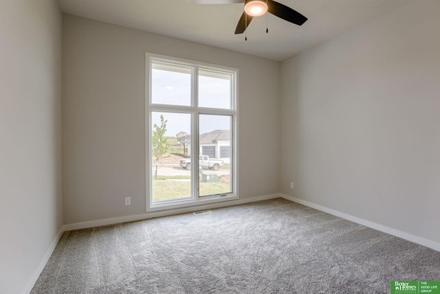 10643 S 101st Avenue Circle, Papillion, NE 68046