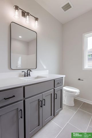 10643 S 101st Avenue Circle, Papillion, NE 68046