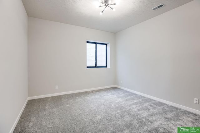 10643 S 101st Avenue Circle, Papillion, NE 68046