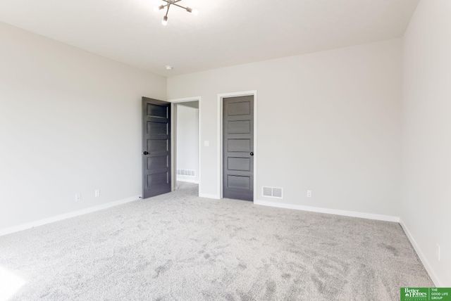 10643 S 101st Avenue Circle, Papillion, NE 68046