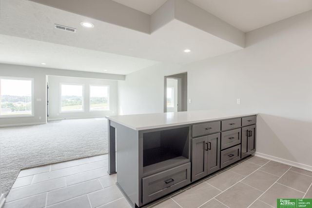 10643 S 101st Avenue Circle, Papillion, NE 68046