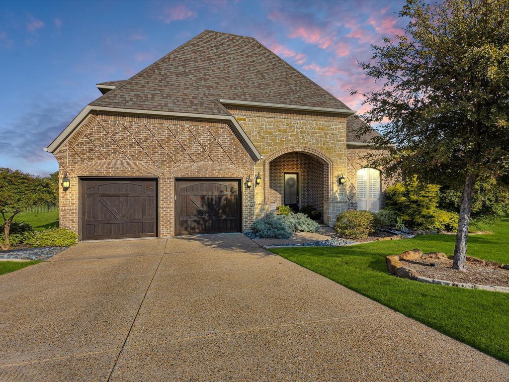1137 Stonebridge Pass, Gunter, TX 75058