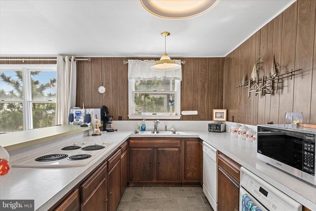 36 DUNE RD, Bethany Beach, DE 19930