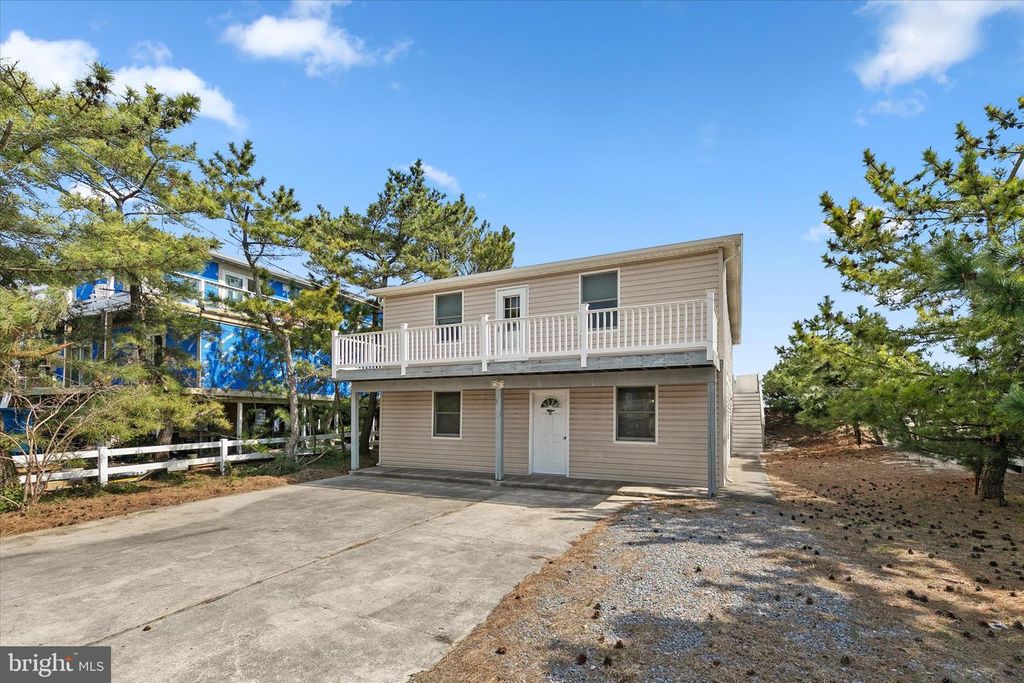 36 DUNE RD, Bethany Beach, DE 19930