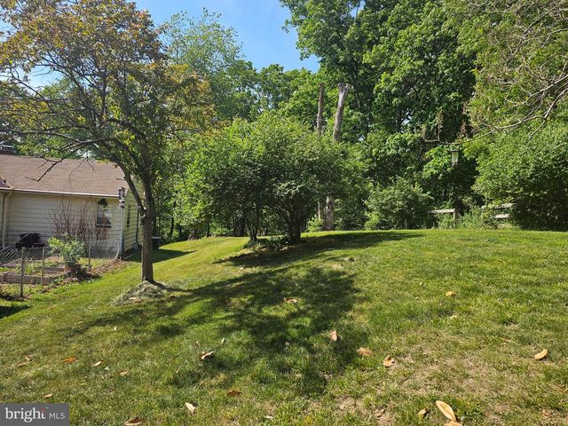 9126 OLD COURTHOUSE RD, Vienna, VA 22182