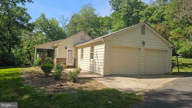 9126 OLD COURTHOUSE RD, Vienna, VA 22182