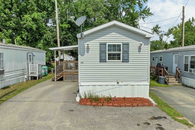 19 Brookwood Drive, Salem, NH 03079