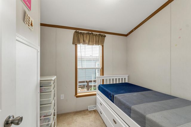 19 Brookwood Drive, Salem, NH 03079