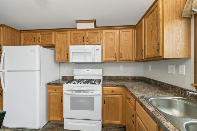 19 Brookwood Drive, Salem, NH 03079