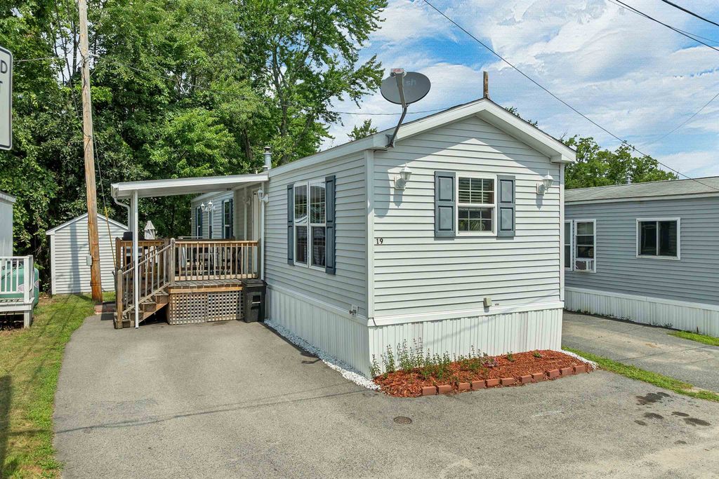 19 Brookwood Drive, Salem, NH 03079