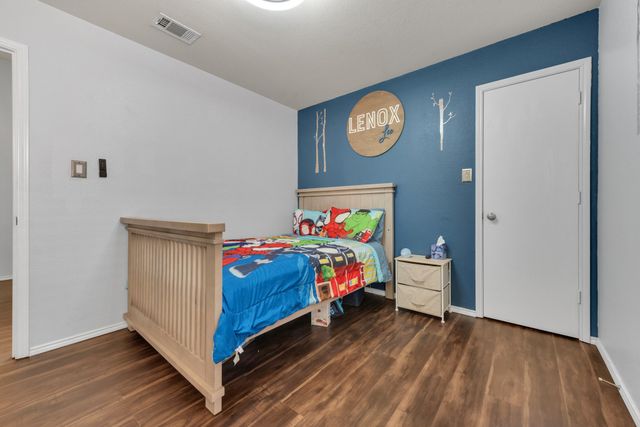 513 Crescent Creek Lane, Fort Worth, TX 76140