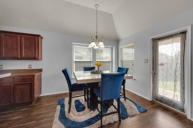513 Crescent Creek Lane, Fort Worth, TX 76140