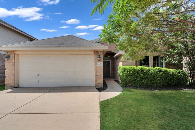 513 Crescent Creek Lane, Fort Worth, TX 76140