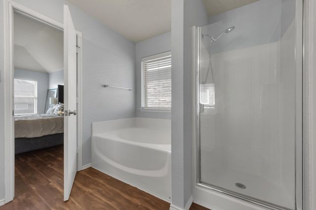 513 Crescent Creek Lane, Fort Worth, TX 76140