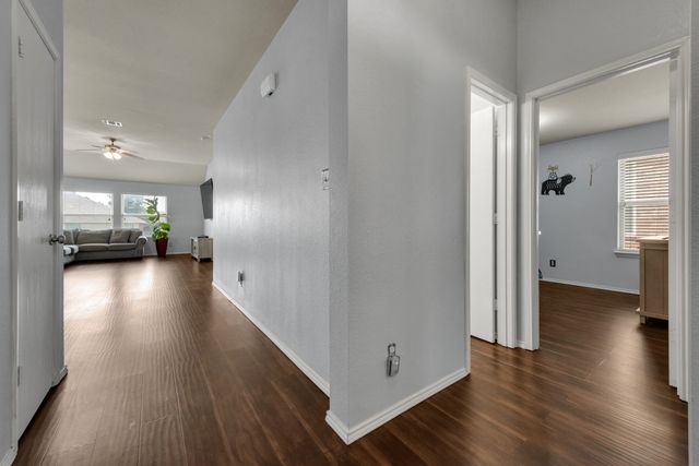 513 Crescent Creek Lane, Fort Worth, TX 76140