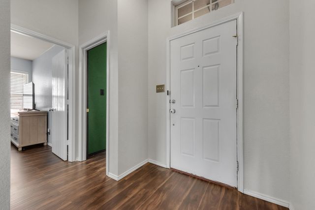 513 Crescent Creek Lane, Fort Worth, TX 76140