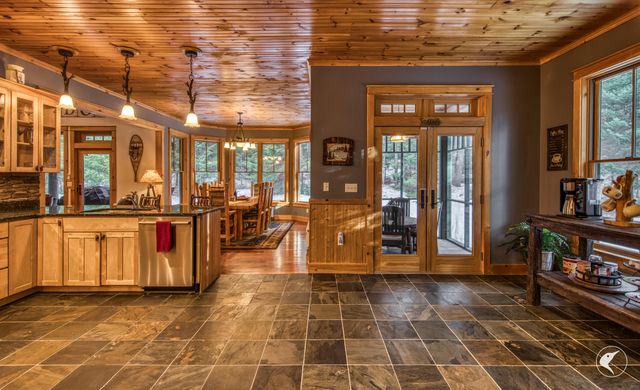 156 Algonquin Drive, Lake Placid, NY 12946