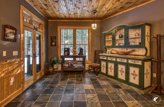 156 Algonquin Drive, Lake Placid, NY 12946