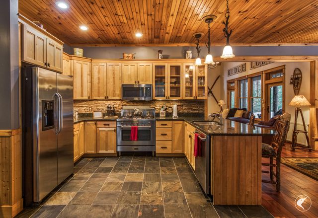 156 Algonquin Drive, Lake Placid, NY 12946