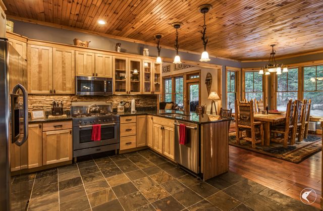 156 Algonquin Drive, Lake Placid, NY 12946