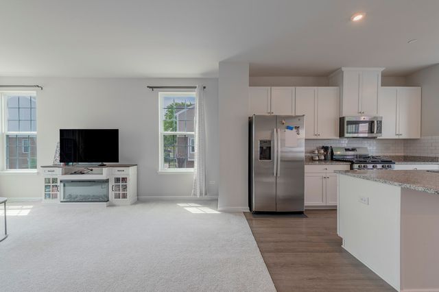 920 Jenkins Court 4E, Wheeling, IL 60090
