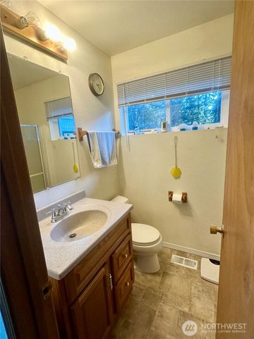 11204 122nd Street E, Puyallup, WA 98374