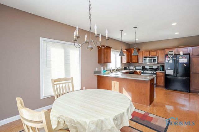 3203 Rivers Edge Drive, Perrysburg, OH 43551