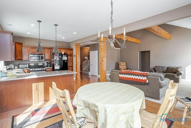 3203 Rivers Edge Drive, Perrysburg, OH 43551