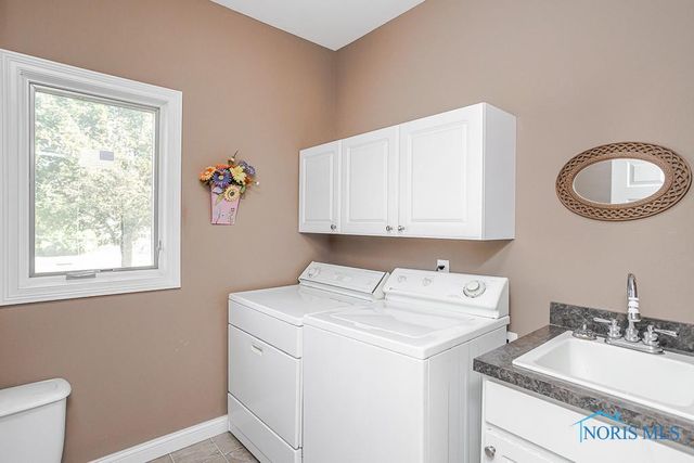 3203 Rivers Edge Drive, Perrysburg, OH 43551