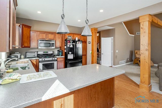 3203 Rivers Edge Drive, Perrysburg, OH 43551