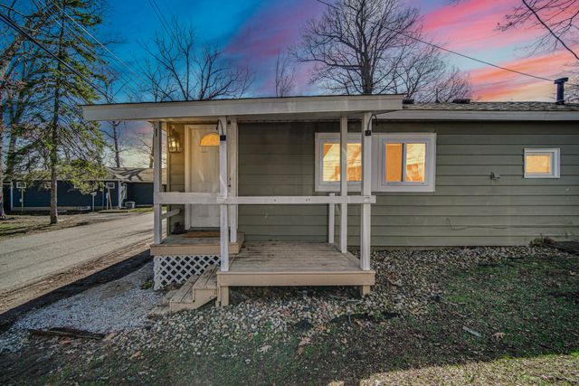 5305 4th Avenue, Valparaiso, IN 46383