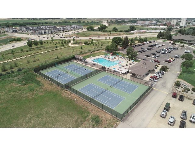 214 High Point Dr, Longmont, CO 80504